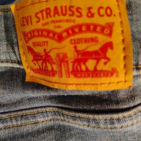 Levi’s Classic Straight – Size 28x30 – Soft Stretch Denim - Picture 8 of 9